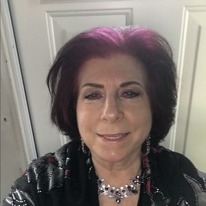 Meet your Posher, Claire